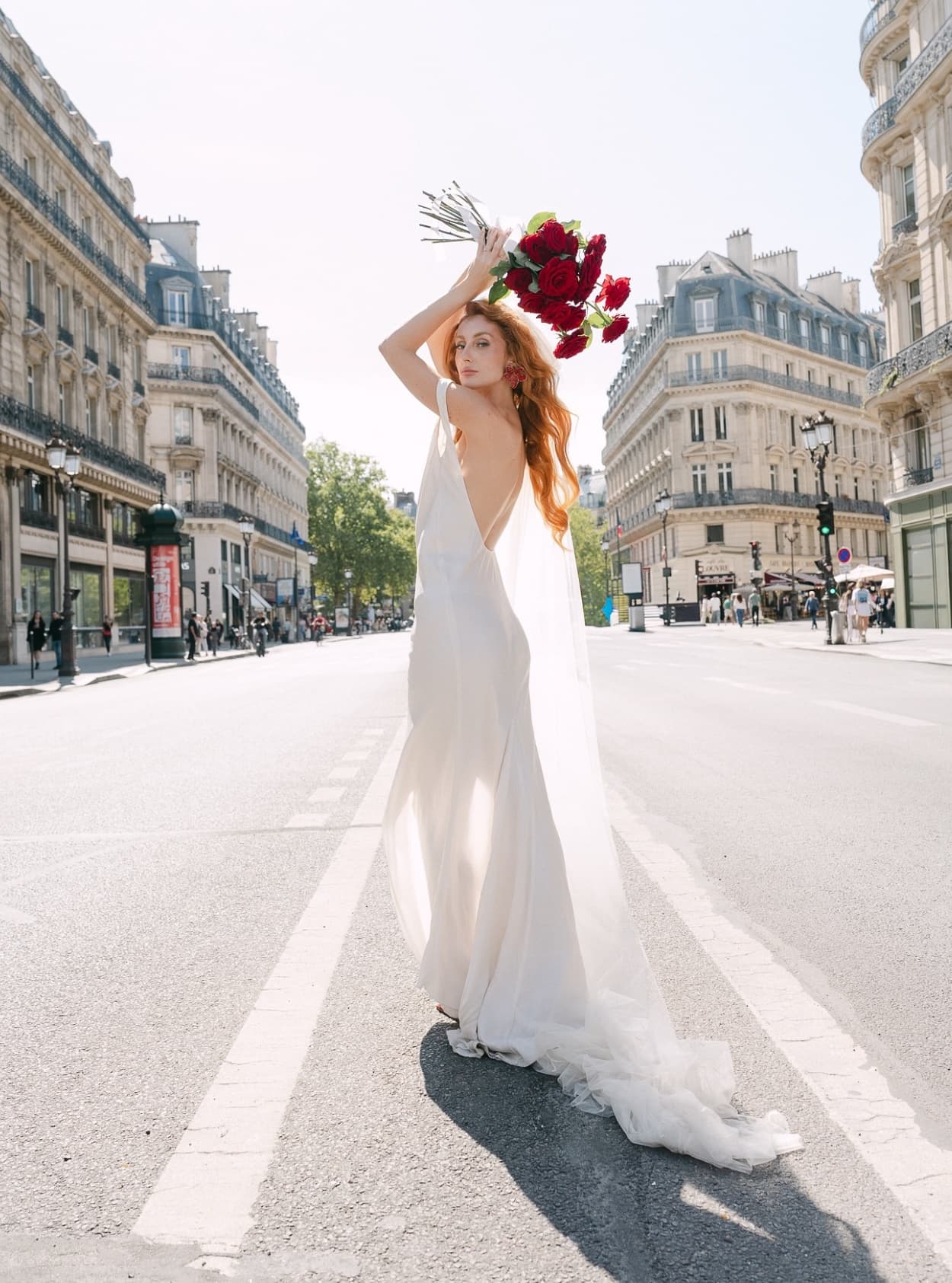 The bride on a Paris boulevard